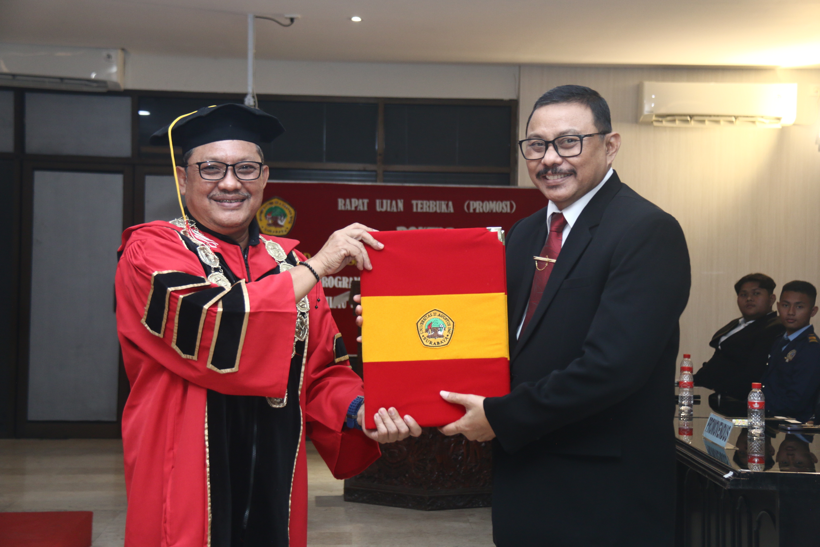 Kusnandaka Tjatur Putra Paparkan Strategi Ketahanan UMKM di Era Digital dalam Ujian Terbuka Disertasi