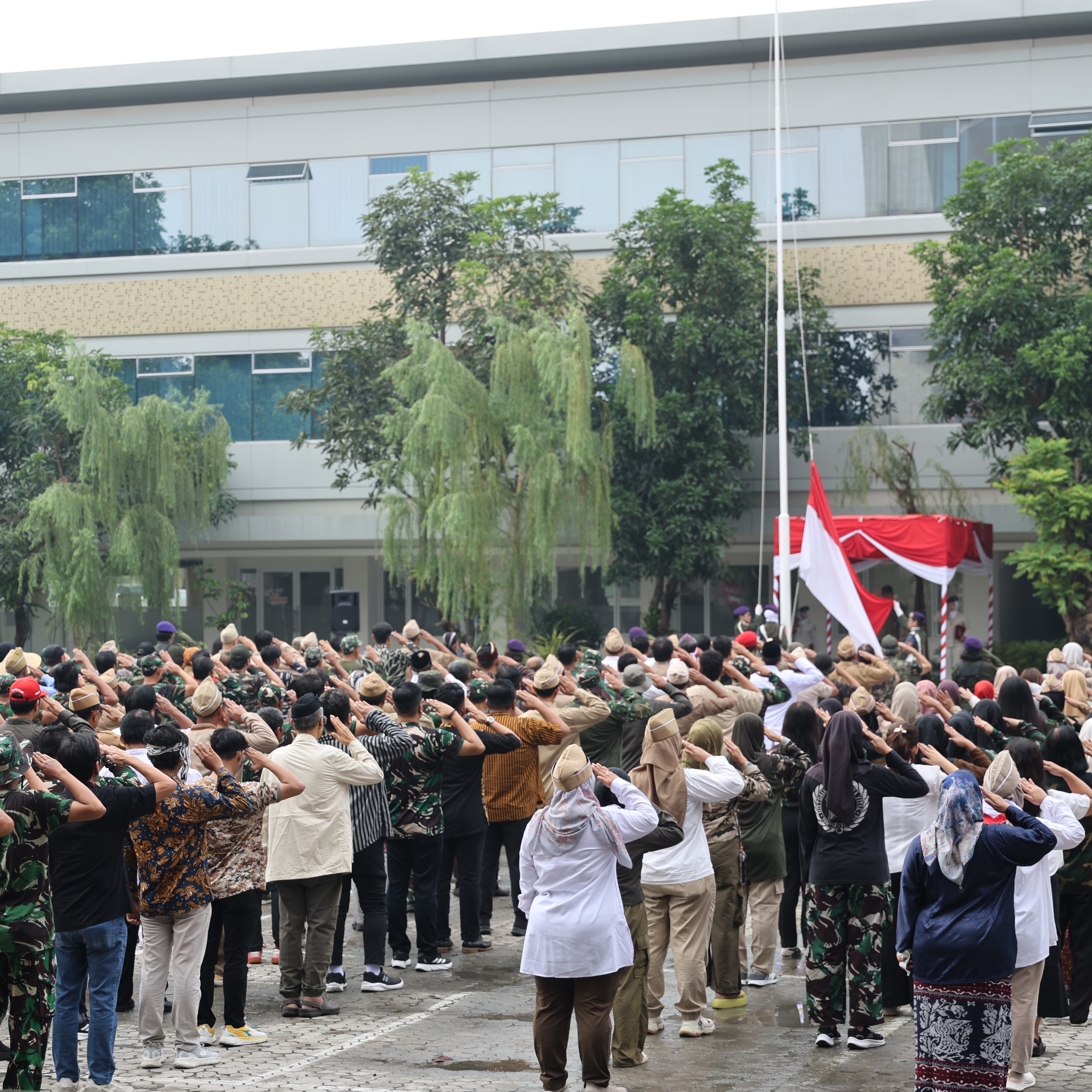 UNTAG Surabaya Gelar Upacara Bendera Peringati Hari Pahlawan 10 November 2025